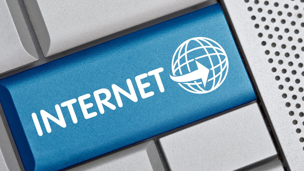 Bridging Gaps in the Heartland: Internet Access in Midwestern U.S. Cities