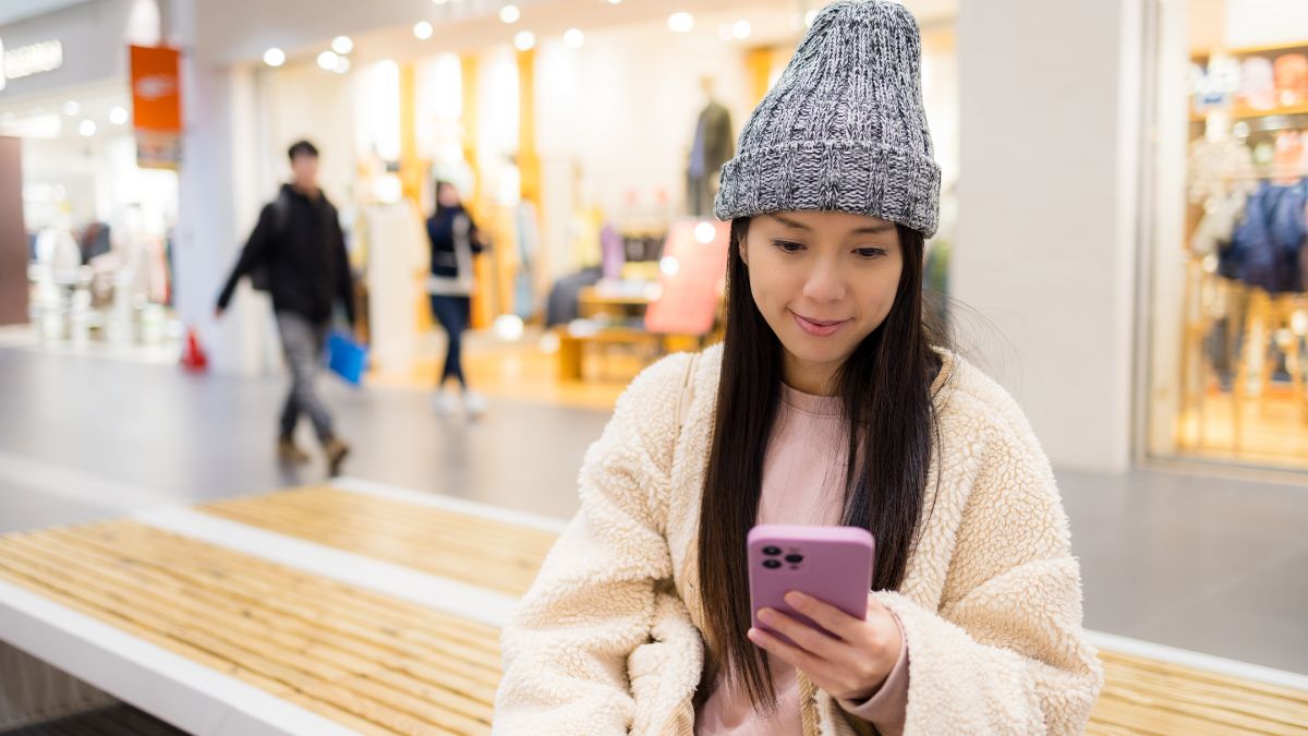 Wi-Fi and the Shopping Experience: The Digital Shift in U.S. Malls